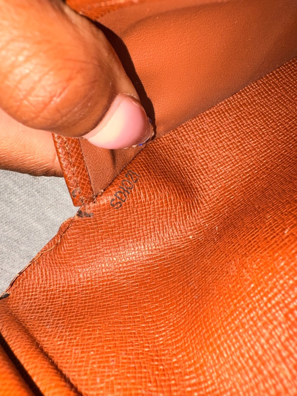 Louis Vuitton Monogram Canvas Chain Clutch in Brown and Gold - Picture 9 of 9